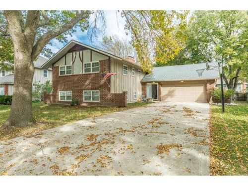 1408 Sunvale Dr, Olathe, KS 66062-2113