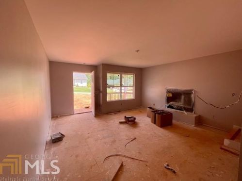 234 La Count Ln, Clarkesville, GA 30523-6027