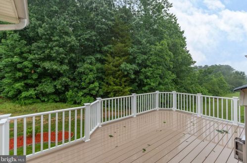 6327 Dranesville Dr, Fredericksburg, VA 22407-9386
