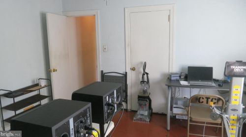 107 Hermitage Ave, Trenton NJ  08618-5509 exterior