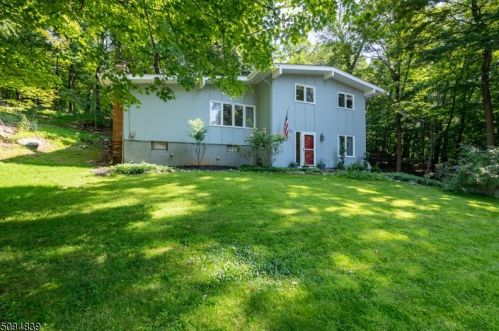 36 Old Stage Coach Rd, Andover, NJ 07821-3313