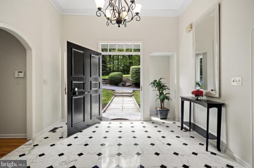 395 Wendover Dr, Princeton, NJ 08540-2423