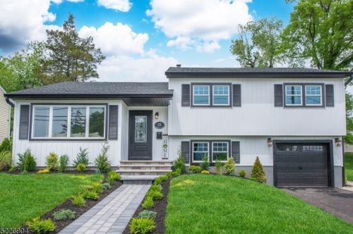 23 Elmbrook Pl, Bloomfield, NJ 07003-3114