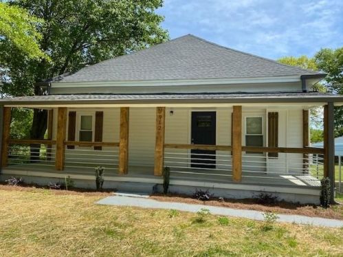 912 1st St, Villa Rica, GA 30180-1002