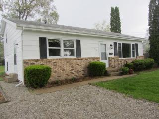 412 Charles St, Little Rock, IL 60545-1815