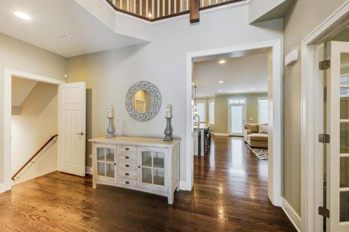 534 Eagle St, Naperville, IL 60563-3022