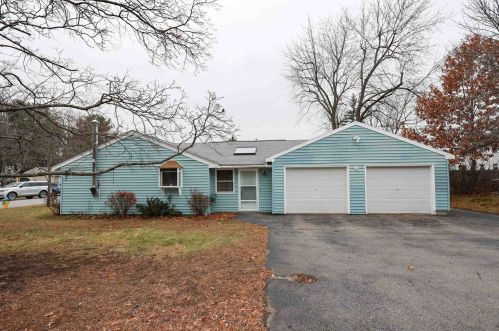44 Houde St, Nashua, NH 03060-3011