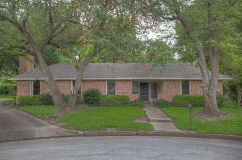 1513 Northcrest Ct, Fort Worth, TX 76107-3220