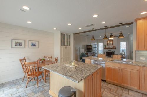 1510 Raleigh Dr, Carrollton TX  75007-2932 exterior