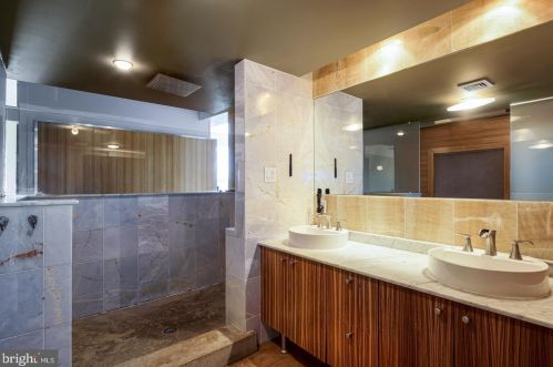 1313 11 St, Philadelphia PA 19147-5601 exterior