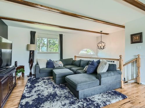 950 Briarwood Dr, Denver CO exterior