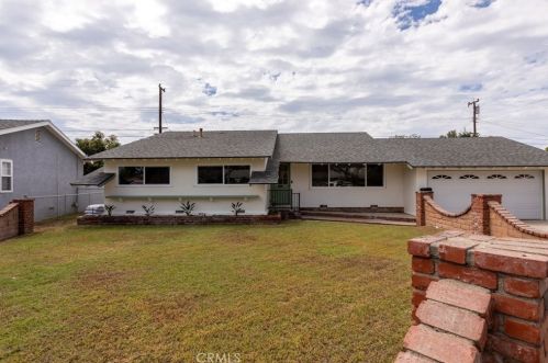 809 Courson Dr, Anaheim, CA 92804-3033