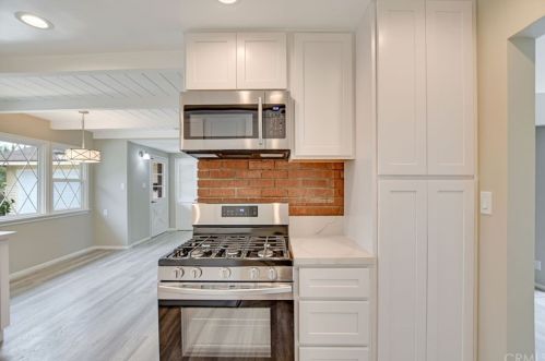 2918 Westridge Rd, Riverside CA  92506-4454 exterior