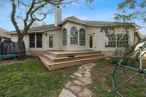 9131 Fainwood Ln, Austin, TX 78749-4107