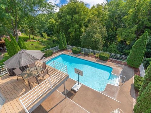 664 Bridle Ridge Rd, Saint Paul MN  55123-1681 exterior