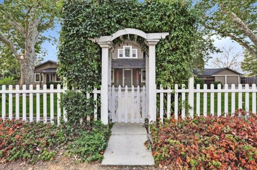 632 L St, Rio Linda, CA 95673-3443