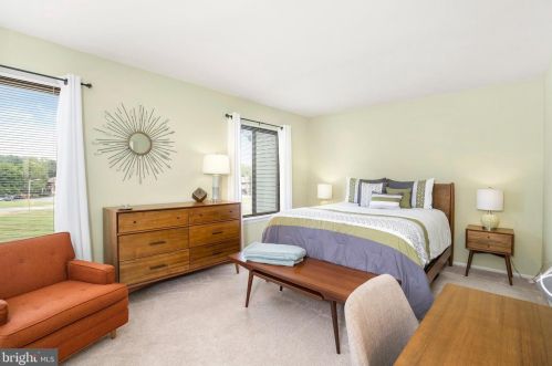 42 Topaz Ln, Trenton NJ exterior