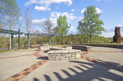 285 Brackenwood Cir, Atlanta GA  30328-2648 exterior