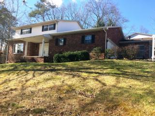 48 Wellington Way, Charleston WV  25313-2093 exterior