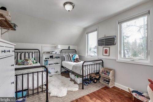 5 Queenston Pl, Princeton NJ  08540-3820 exterior