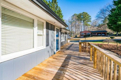 4080 Valley Wood Dr, Marietta, GA 30064-1044