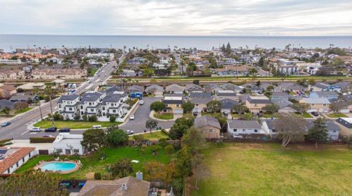 3865 Hibiscus Cir, Carlsbad, CA 92008-3380