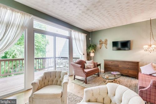 10836 Douglas Ave, Silver Spring MD 20902-5007 exterior