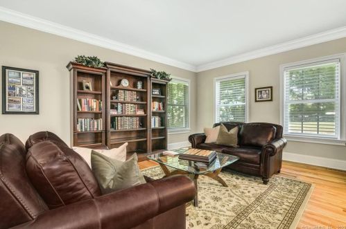 25 Historic Dr, Upper Stepney CT  06468-3207 exterior