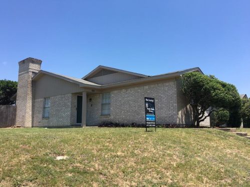 8831 Sandcastle Ct, Fort Worth, TX 76179-2928