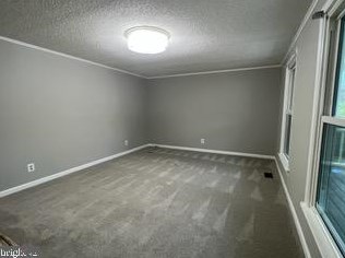 18909 Red Oak Ln, Triangle, VA 22172-2122
