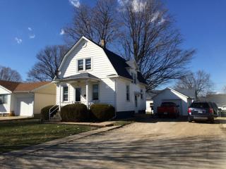 114 4th St, Wyanet, IL 61379-9793