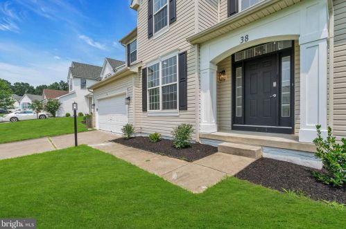38 Raintree Dr, Erial, NJ 08081-4922