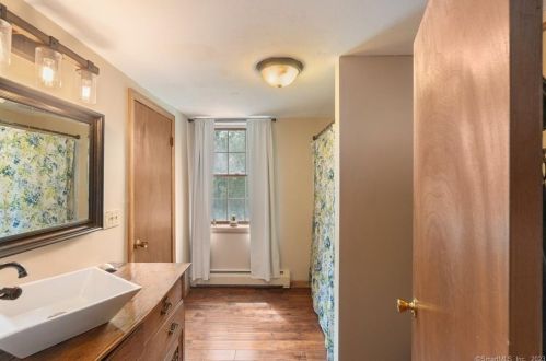 110 Squaw Rock Rd, Killingly CT  06239-4220 exterior