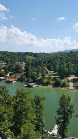 168 Overlook Ln, Jacksboro, TN 37757-4026