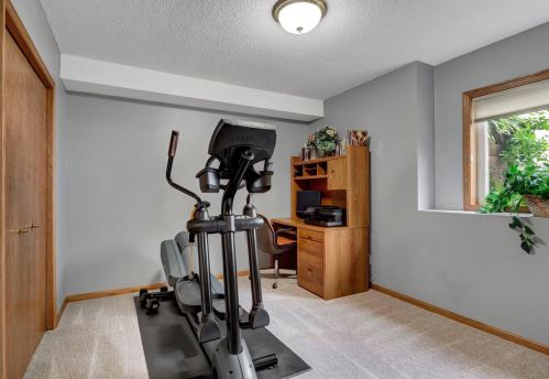 731 Heron Ave, Saint Paul MN  55128-5384 exterior