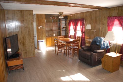 28 Mckee Dr, Concord, NH 03301-7418