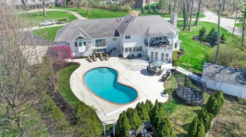 7375 Cayuga Dr, Cincinnati OH  45243-3540 exterior