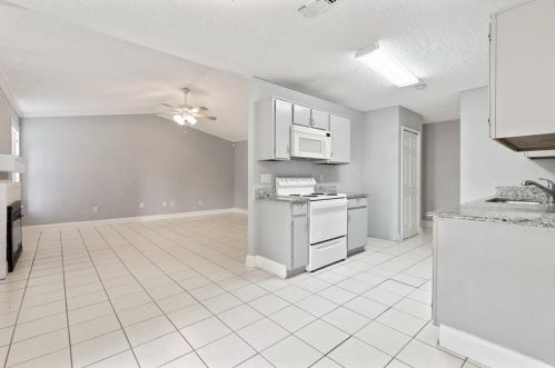 1214 High Vly Dr, Garland TX 75041-2050 exterior