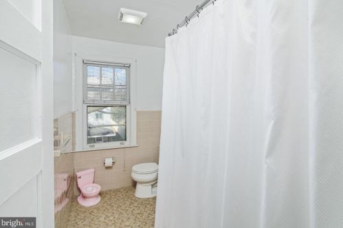 131 Colonial Ave, Haddonfield NJ 08033-1503 exterior