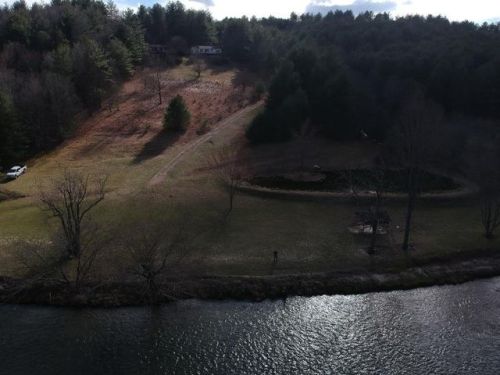 305 Windwood Ln, Meadowcreek, VA 24333-3778