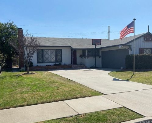8628 Crider Ave, Downey, CA 90240-2121