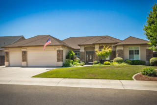 3151 Agassi Ln, Redding, CA 96002-9548