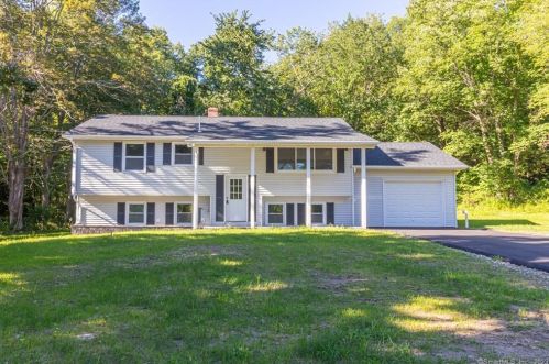 554 Old Hartford Rd, Colchester CT  06415-2732 exterior