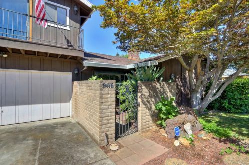 9416 2nd Ave, Elk Grove, CA 95624-1935