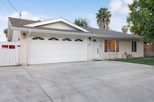 338 Plaza De Benito Juarez, Vista CA  92083-3549 exterior