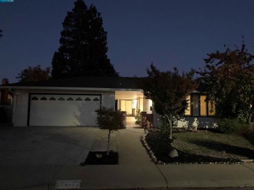 4737 Pizzimenti Ct, Concord, CA 94521-2145