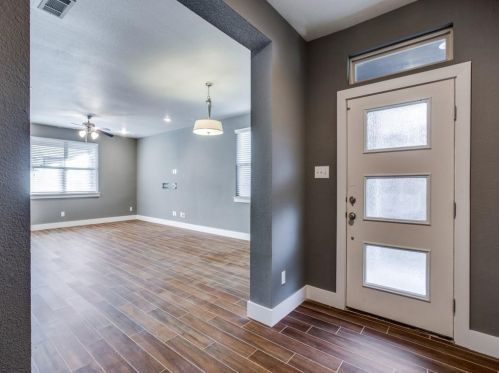 411 Templeton Dr, Fort Worth, TX 76107-2252