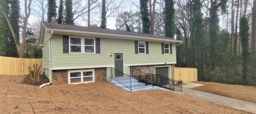 668 Nelby Ct, Stone Mountain, GA 30083-4827