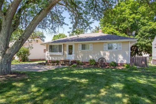 7704 York Rd, Cleveland OH  44130-7309 exterior