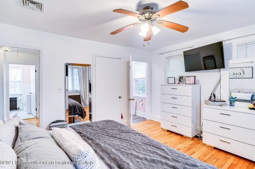 240 Wall St, Tinton Falls NJ 07724-2419 exterior